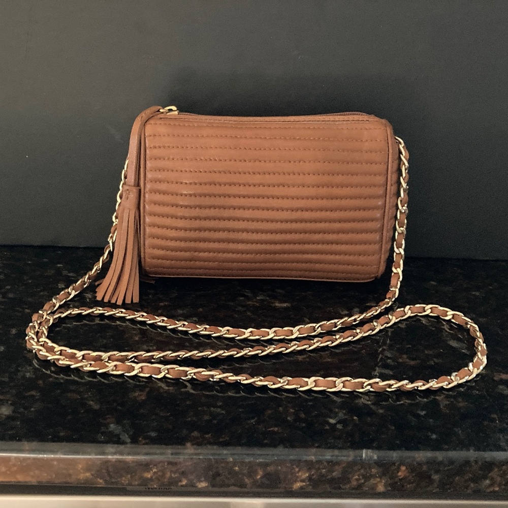 Nordstrom Genuine Leather Caramel Crossbody Bag/Gold Tone Woven Chain/NEW!